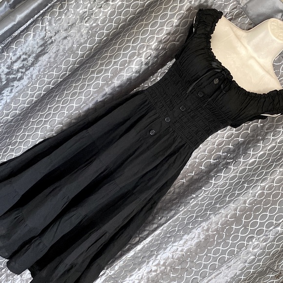 SOLD! Lovely Black Smocked Bodice Ruffle-Hem A-Line Midi Dress Sz S/M - Picture 2 of 6